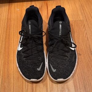 Nike Women’s Black and White Athletic Shoes